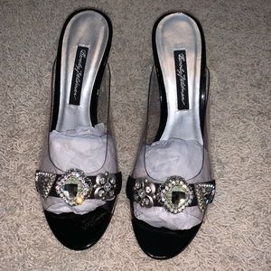 “Beverly Feldman” Black Dressy Wedges